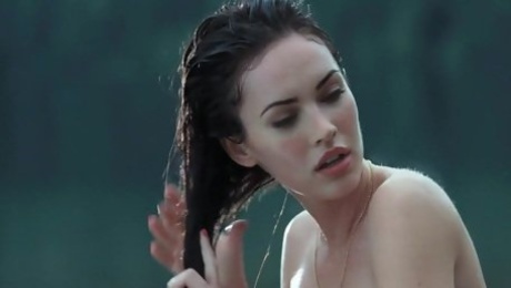 Megan Fox & Amanda Seyfried hot scenes in 'Jennifers Body'