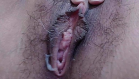 Close Up Hairy Pussy CreamPie