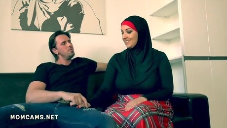 Arab mom got cum on her tits without taking off her hijab