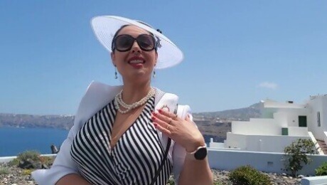 Vacation Look Santorini (safe for work)